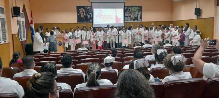 Celebran Día Mundial de la Lucha Contra el Cáncer de Mama en Hospital Oncológico