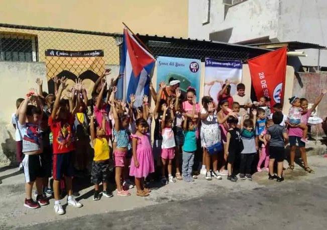En la zona 80 de los CDR del Consejo Popular Sevillano, los cederistas alzaron sus voces en solidaridad con Palestina.