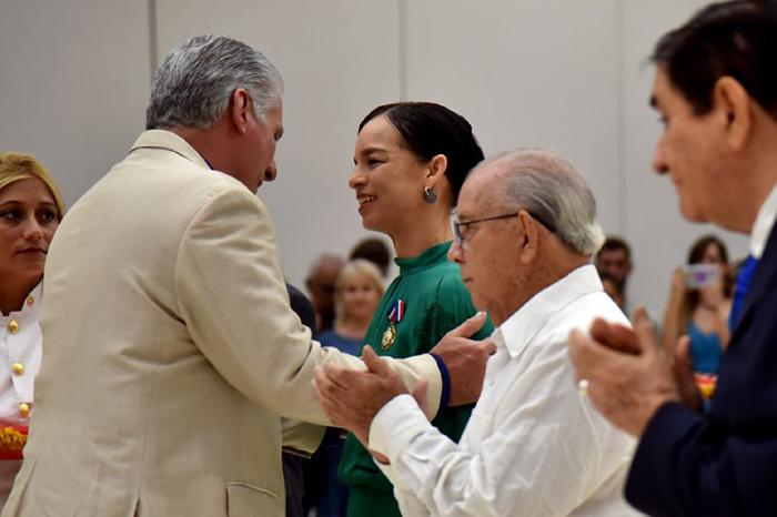 Miguel Díaz-Canel y Viengsay Valdés