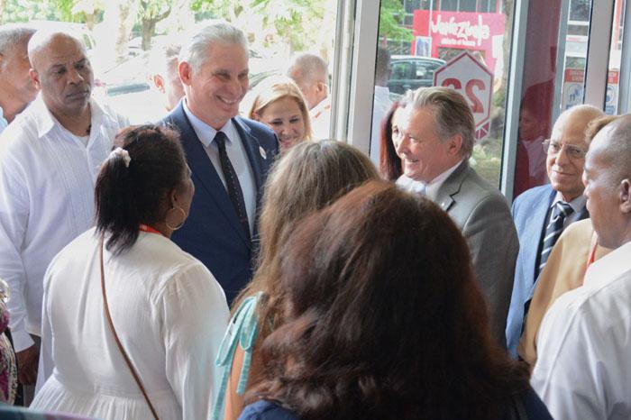 Miguel Díaz-Canel, recorre pabellones de Fihav