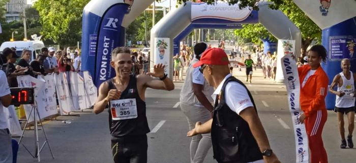 La O, ganador de la maratón masculina.