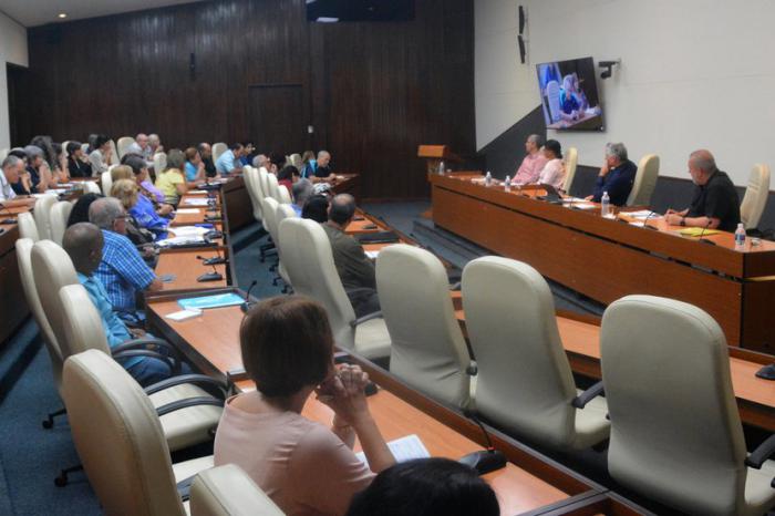 Reunión de expertos y científicos para temas de Salud