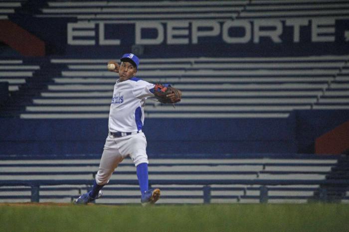 Pitcher de Industriales frente a juego contra Las Tunas