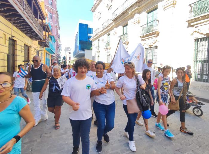 Personas en la marcha