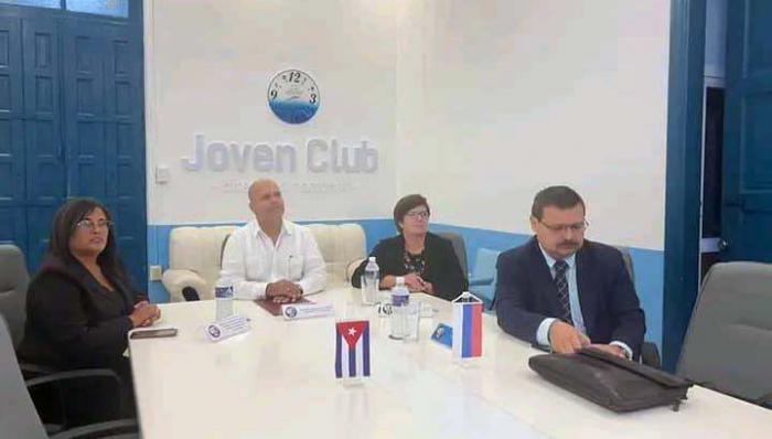 Firman los CDR memorándum de entendimiento y colaboración con la Cámara Cívica de Rusia