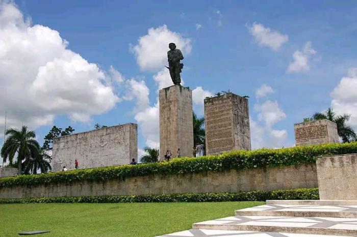 Complejo Escultórico Comandante Ernesto Guevara