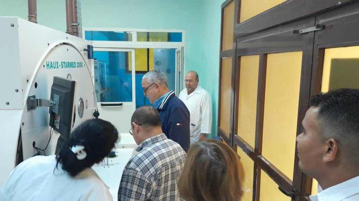 Recorrido de autoridades habaneras por centros de salud en La Habana