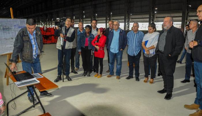 Destaca Primer Ministro producción en la Antillana de Acero