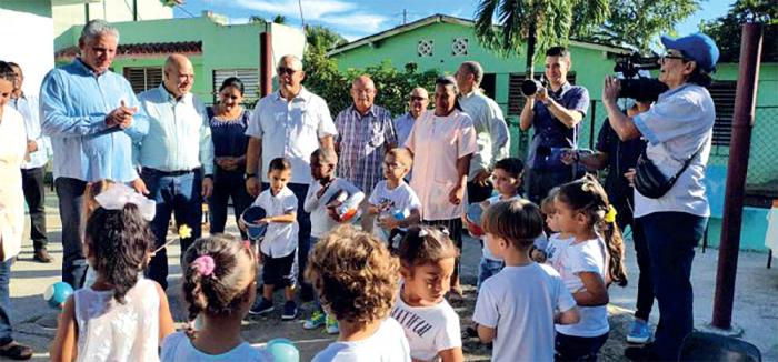 Díaz-Canel recorrido por La Lisa