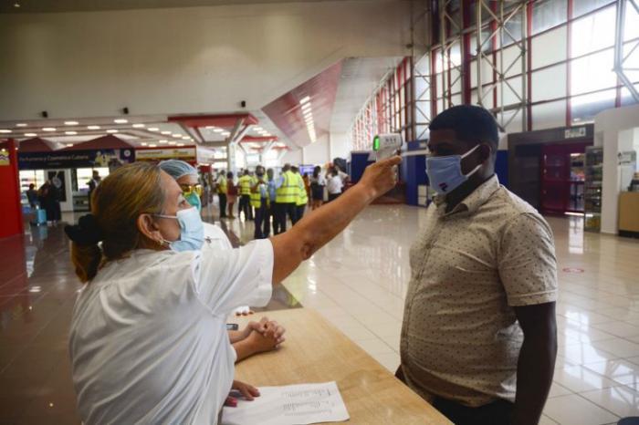 Medidas sanitarias en aeropuertos