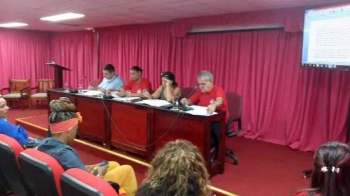 Presidencia en el balance