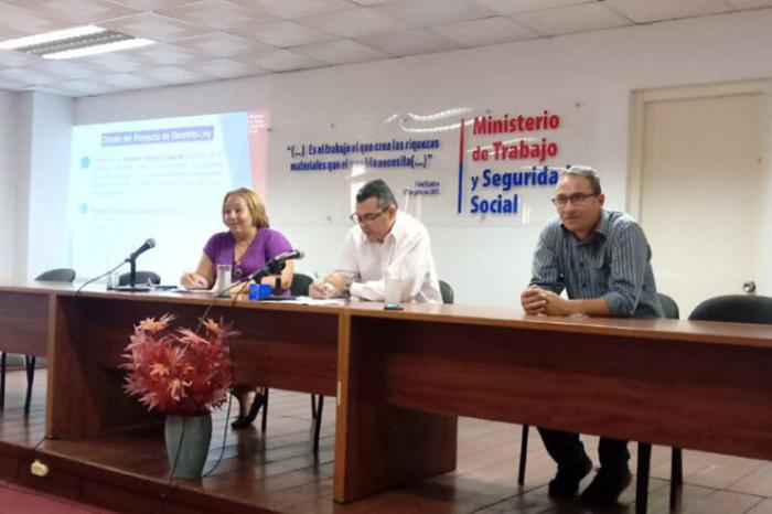 Representantes del Ministerio de Trabajo y Seguridad Socia