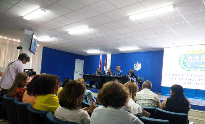 Reunión mensual de economía