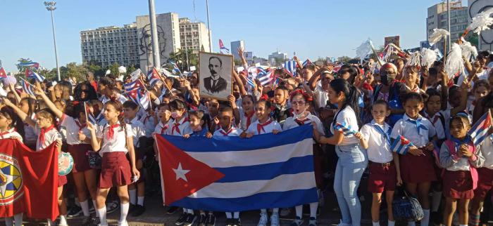 Homenaje pionerial a Martí en La Habana