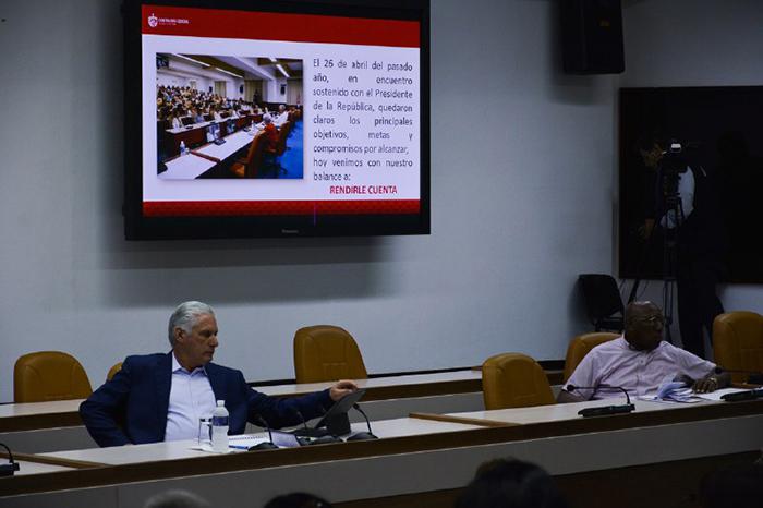 Díaz-Canel en reunión de la Contraloría