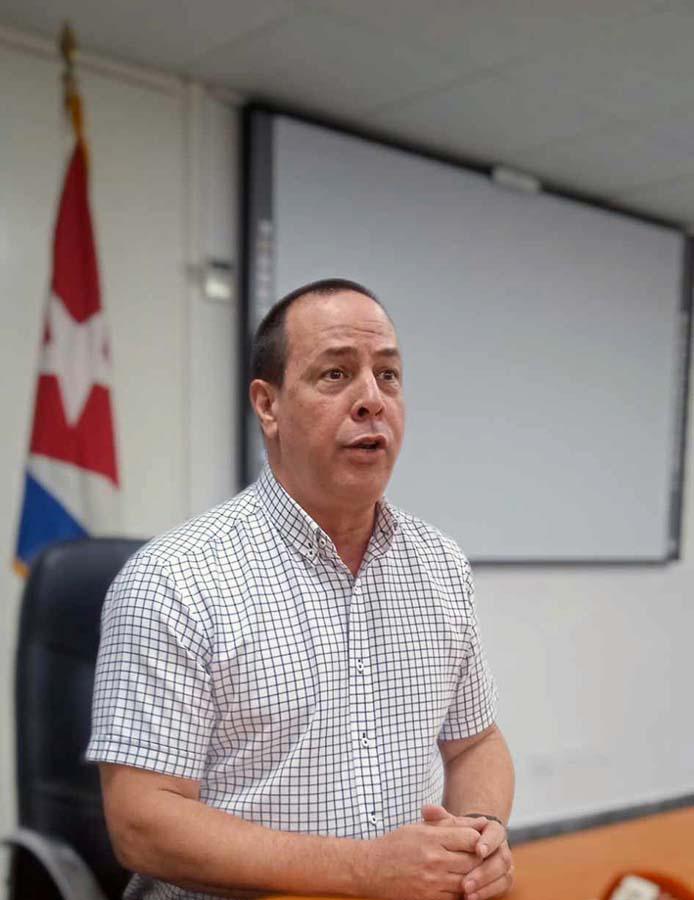 Ministro de Salud Pública José Ángel Portal Miranda