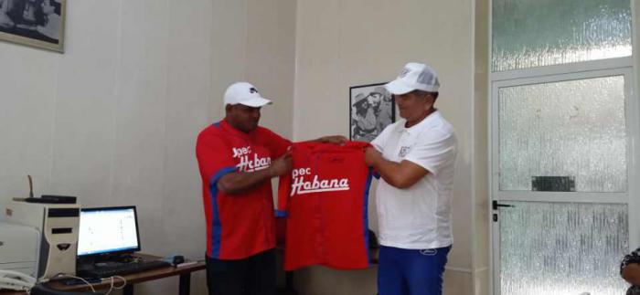 Periodistas capitalinos a campeonato provincial