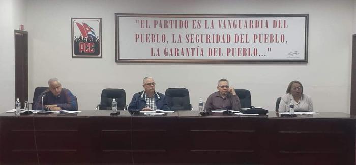Presidencia en la reunión de las conclusiones de la visita de control de la defensa Civil