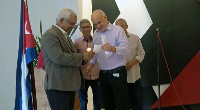 Otorgan Moneda 60 aniversario de la UPEC al Ministerio de Justicia