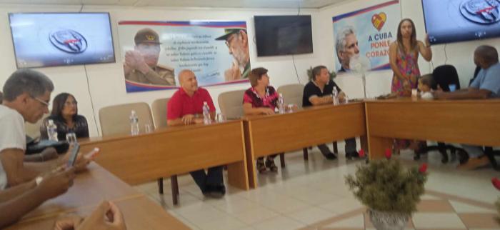 El Héroe de la República de Cuba y Coordinador Nacional de los CDR Gerardo Hernández Nordelo, encabezó el reconocimiento de la mayor organización de masas del país a periodistas cubanos