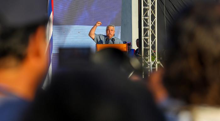 Ulises Guilarte de Nacimiento, Secretario General de la Central de Trabajadores de Cuba, pronunció las palabras de clausura en el acto por el día de los trabajadores, celebrado en la Tribuna Antimperialista José Martí. Foto: Abel Padrón Padilla/ Cubadebate