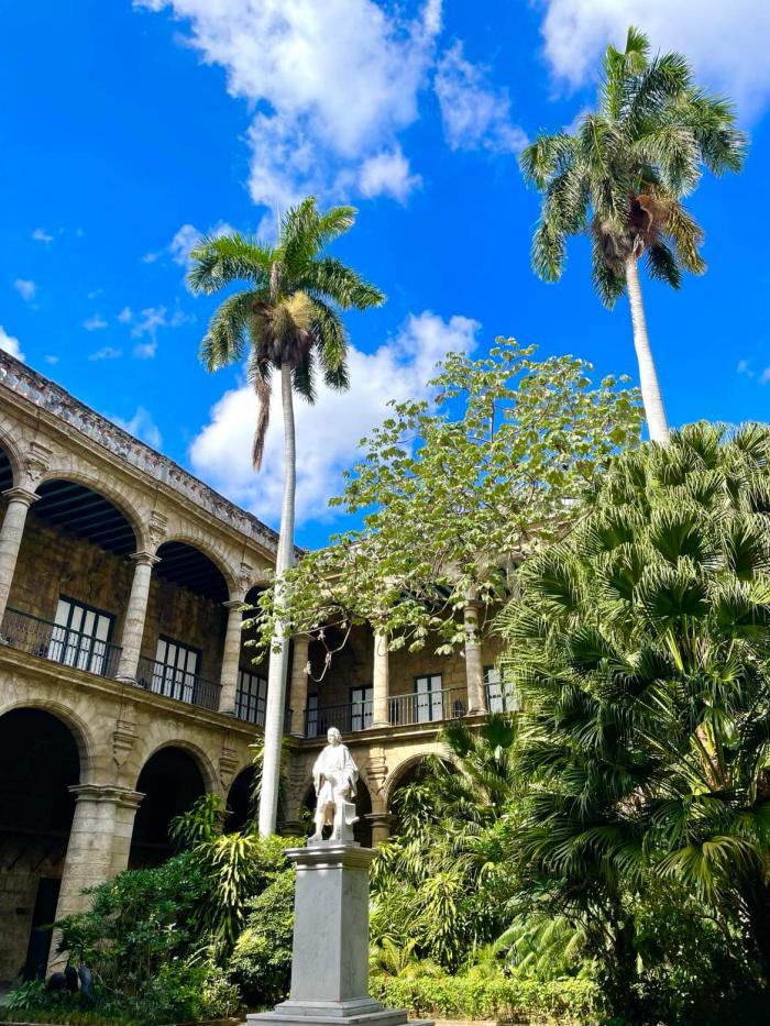 El Museo de la Ciudad se encuentra ubicado en la Plaza de Armas, en La Habana Vieja.