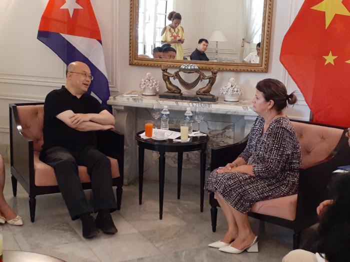 La delegación que preside el señor Wang Zhengpu, Gobernador de la provincia de Hebei, en China, sostendrá un intenso programa de actividades en la Universidad de La Habana y entidades de BioCubaFarma y se prevé una visita al barrio Chino.