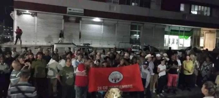 Destacamento de Vigilancia Revolucionaria abanderado en el Consejo Popular Santos Suárez.
