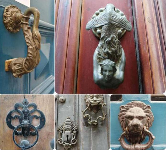 Diferentes tipos de aldabas en las puertas