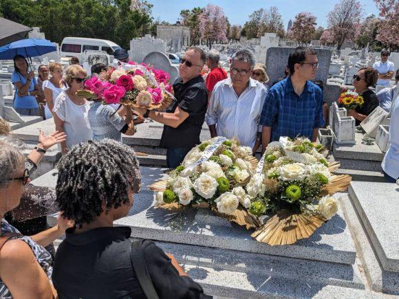 Inhumación de cenizas de Corina Mestre