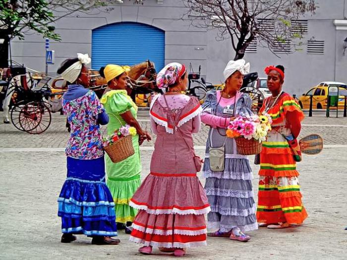 Vendedoras de flores en el Centro Histórico de La Habana