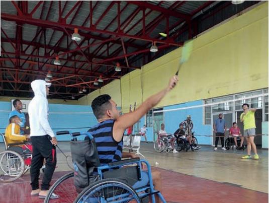 Pacientes y atletas, siempre dispuestos a empuñar sus raquetas.