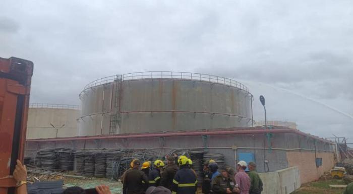 Extinguido incendio en tanque de combustible de termoeléctrica Antonio Guiteras