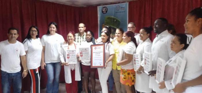 Entrega de reconocimientos.