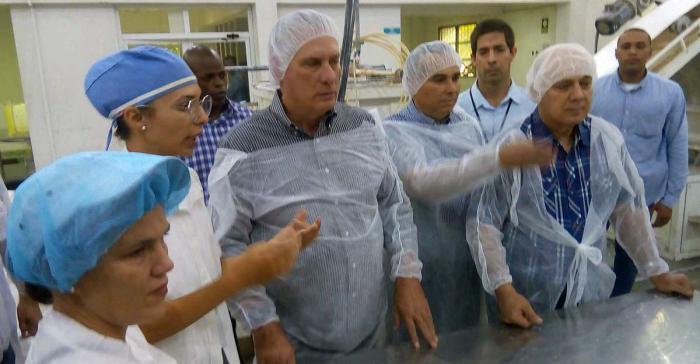 Visita Diaz-Canel Centro Nacional de Investigaciones Científicas