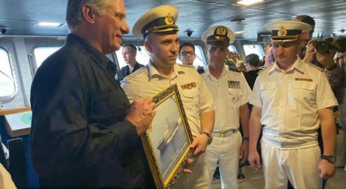 Visita Miguel Díaz-Canel  fragata rusa atracada en La Habana