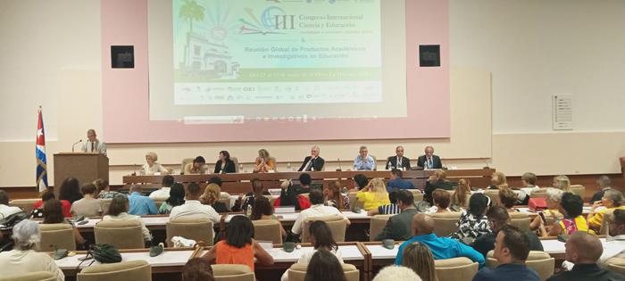Asiste Díaz-Canel a III Congreso Internacional Ciencia y Educación