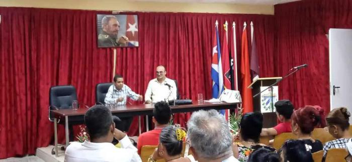 Yusuam y Roilán, dos conferencistas cinco estrellas