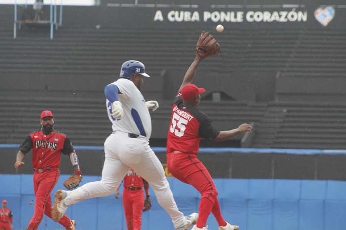 Industriales contra la pared