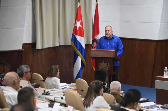 Manuel Marrero Cruz en VIII Pleno del Comité Central del PCC
