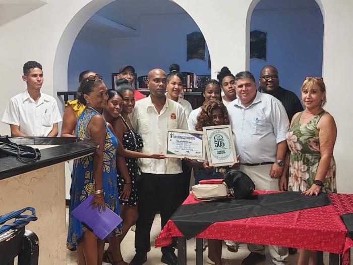 Entrega de Reconocimiento al Restaurante Castillo de Jagua. 