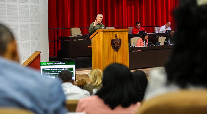 Primer coronel Mario Méndez. Durante su intervención en el tercer periodo de sesiones de la Asamblea Nacional en su décima legislatura.
