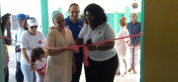 El Primer Secretario del Partido en La Habana Liván Izquierdo Alonso, asistió a la reapertura del salón del segundo año del Círculo Infantil Pulgarcito, del municipio capitalino de Cotorro. 
