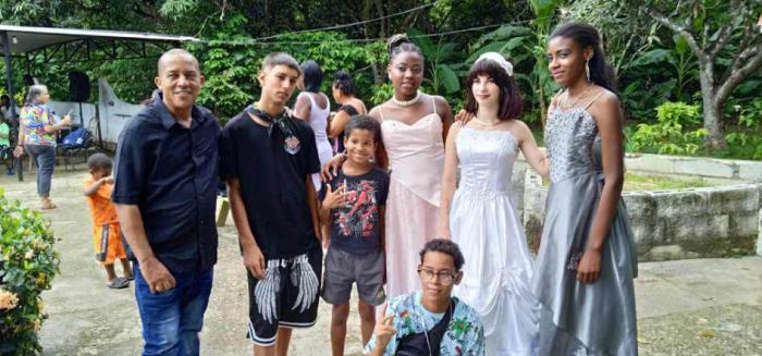 Festejos de 15 en hogar de niños sin amparo familiar de Cotorro