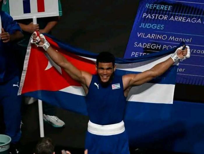 Erislandy Álvarez, gana medalla de oro en París 2024