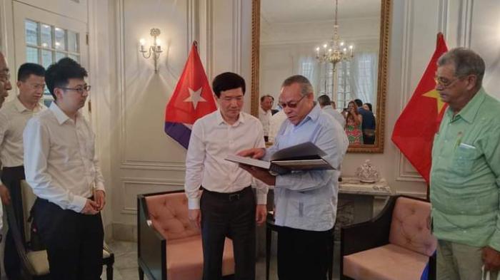 Se afianzan vínculos entre la Habana y Beijing
