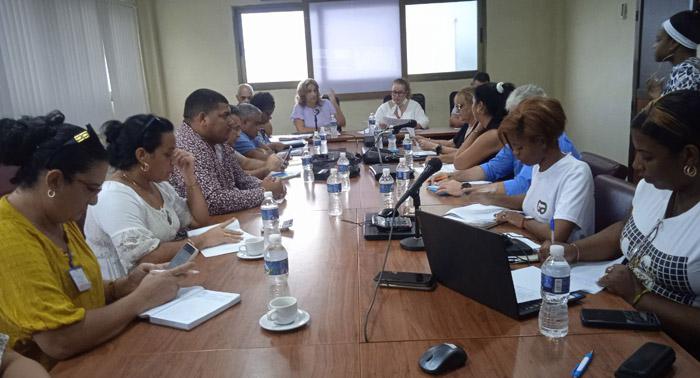 Reunion del Mincin sobre canasta familiar normada de agosto