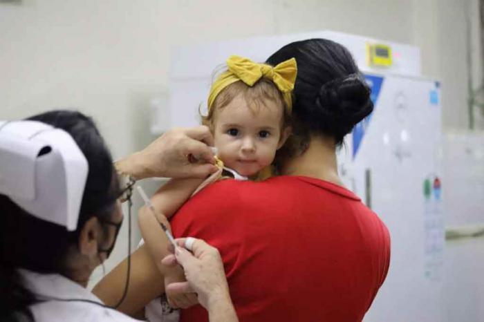 Vacunación de niños en Cuba