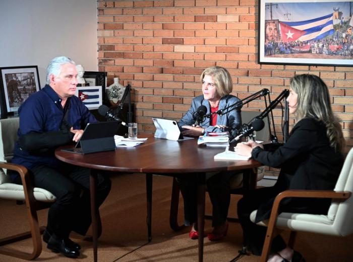 Episodio 10 del podcast Desde la Presidencia, conducido por Díaz-Canel