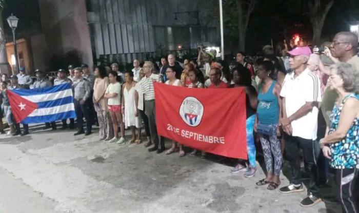 Abanderan Destacamento de Vigilancia Popular en La Habana